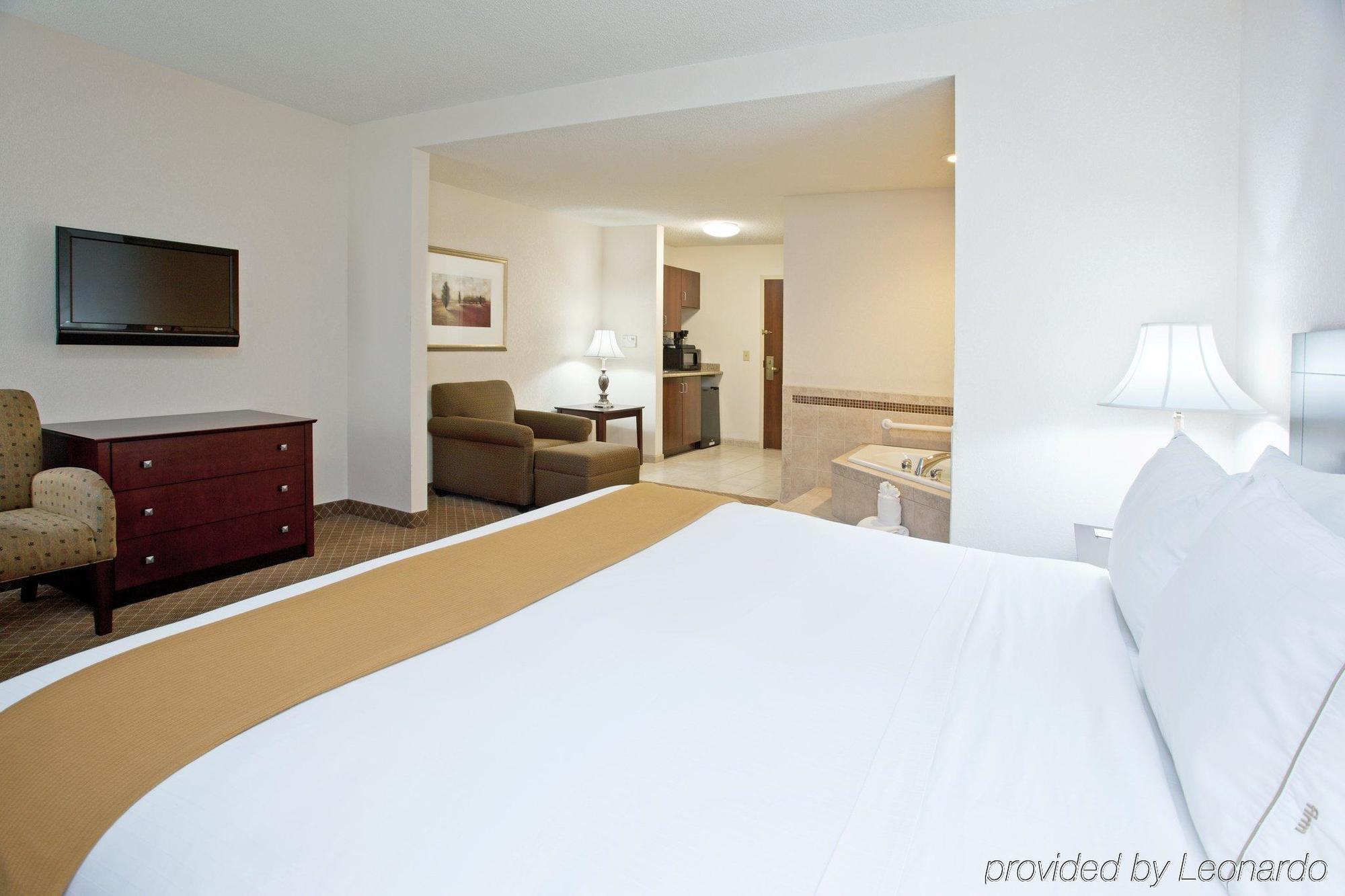 Holiday Inn Express Hotel&Suites Rochester Webster, an IHG Hotel Zimmer foto